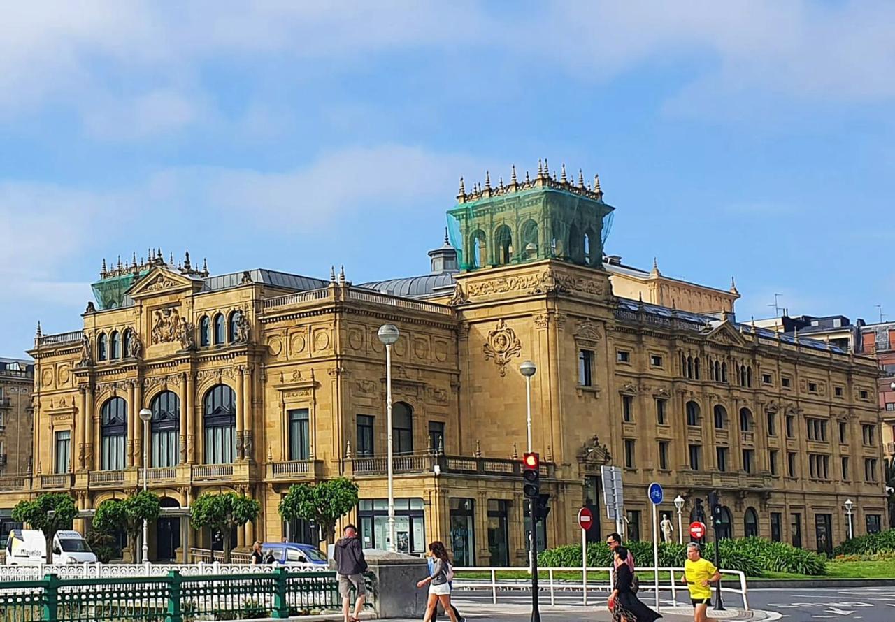 Pension Nuevas Artes Сан-Себастьян Екстер'єр фото